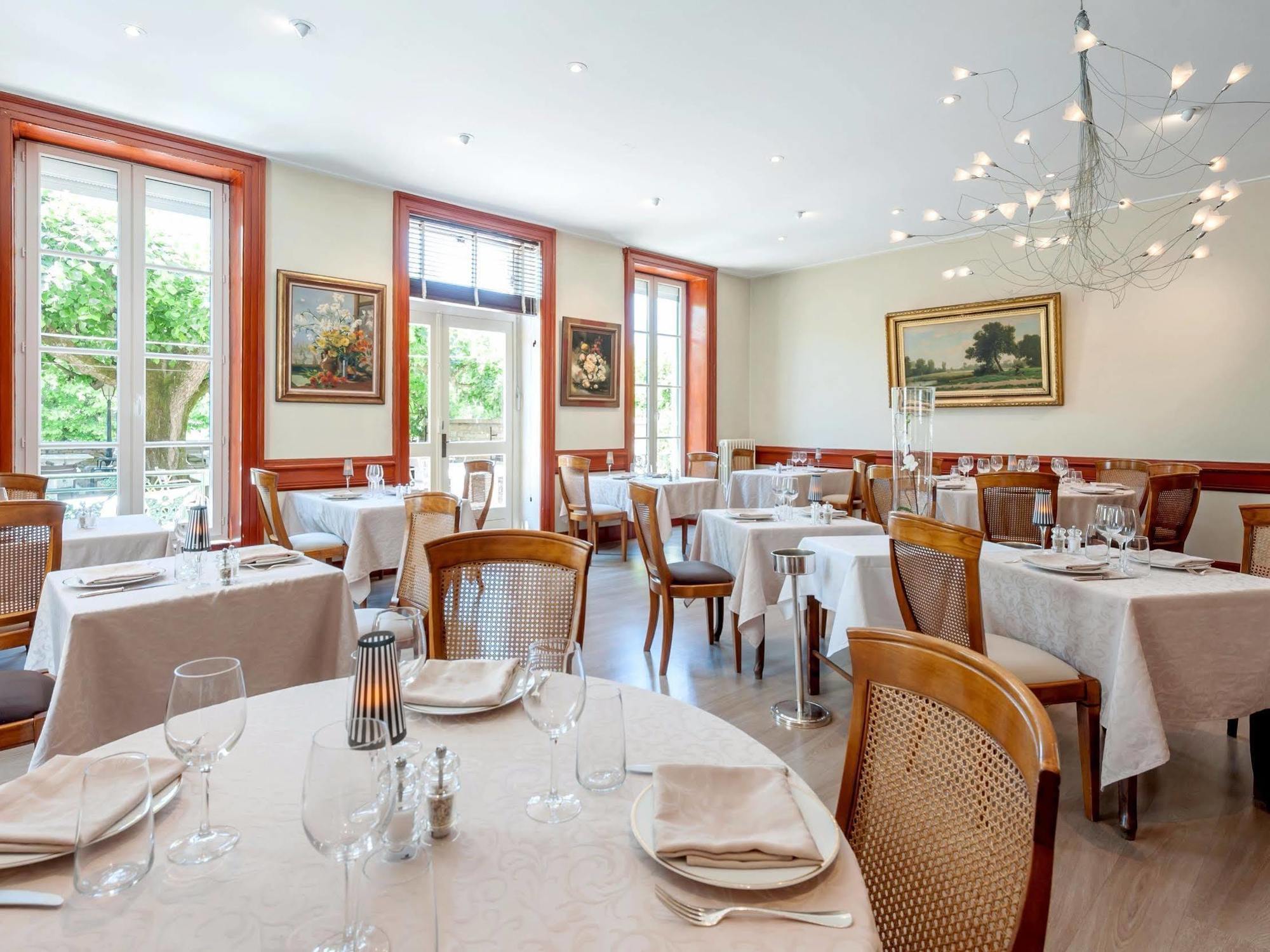 Hotel Restaurant Emile Job Montmerle-sur-Saone Zewnętrze zdjęcie